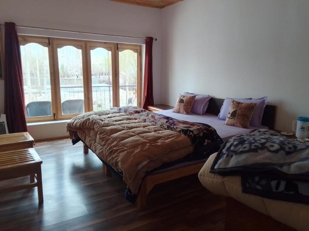 Sernang Homestay Hundar Ngoại thất bức ảnh