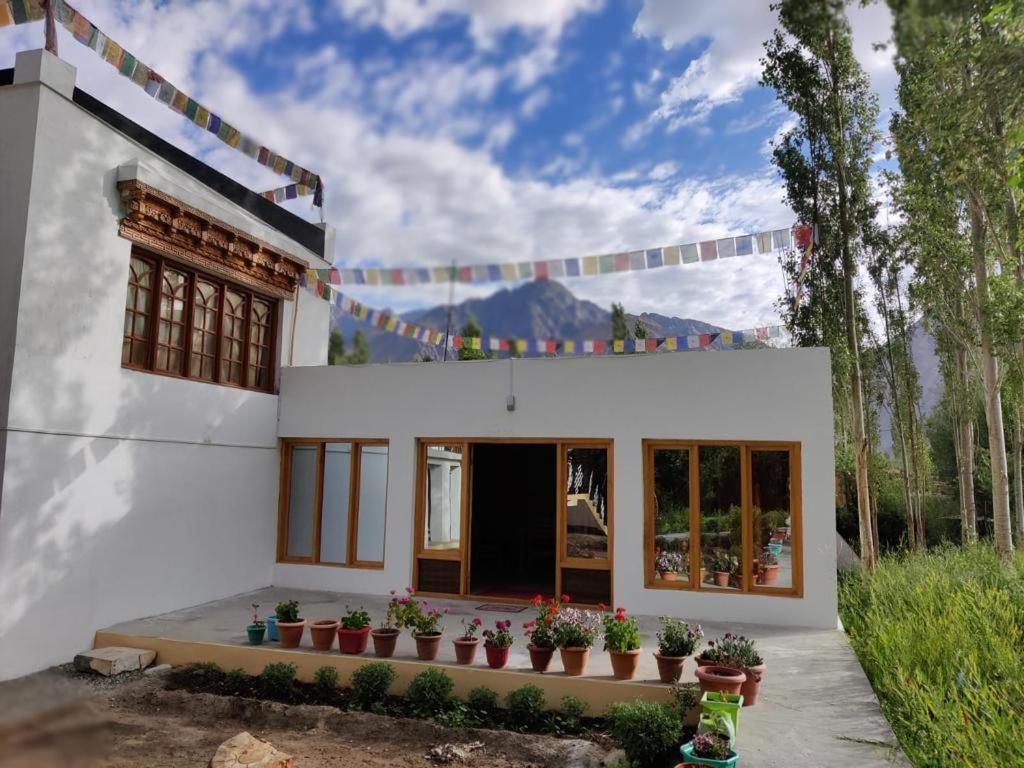 Sernang Homestay Hundar Ngoại thất bức ảnh