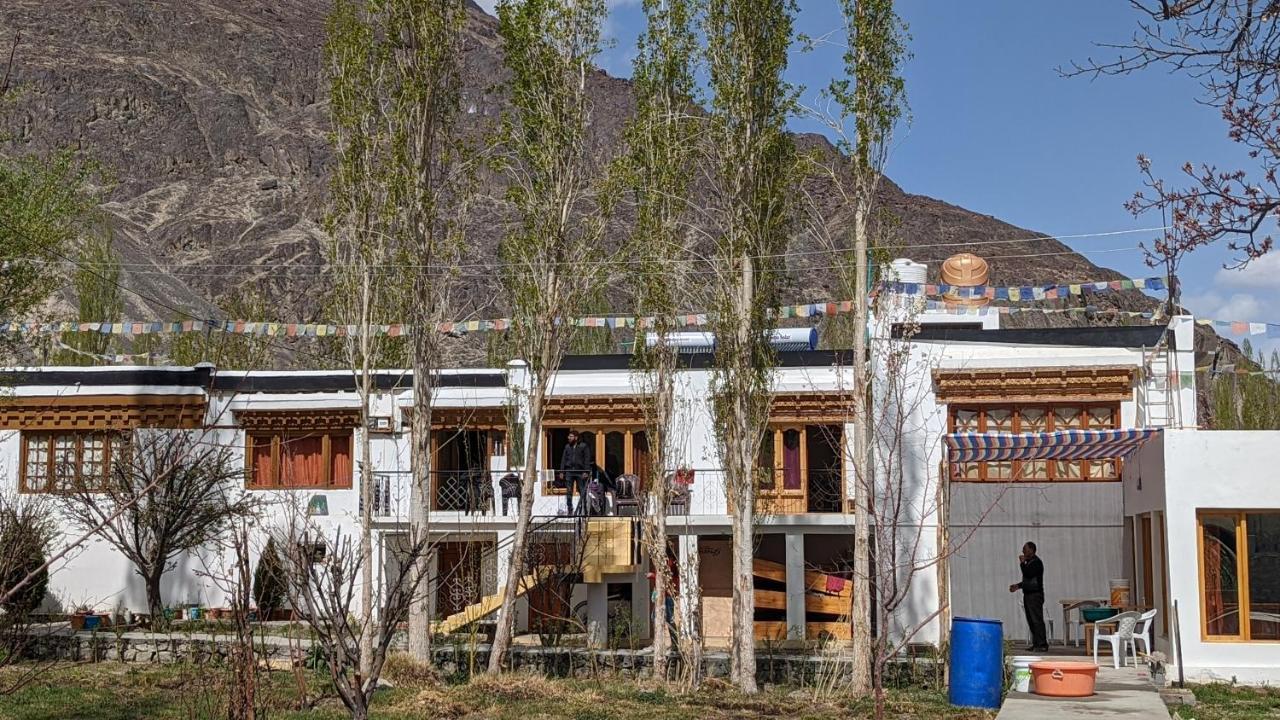 Sernang Homestay Hundar Ngoại thất bức ảnh